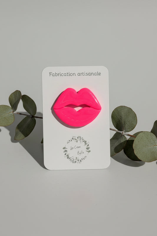 Broche - Kiss